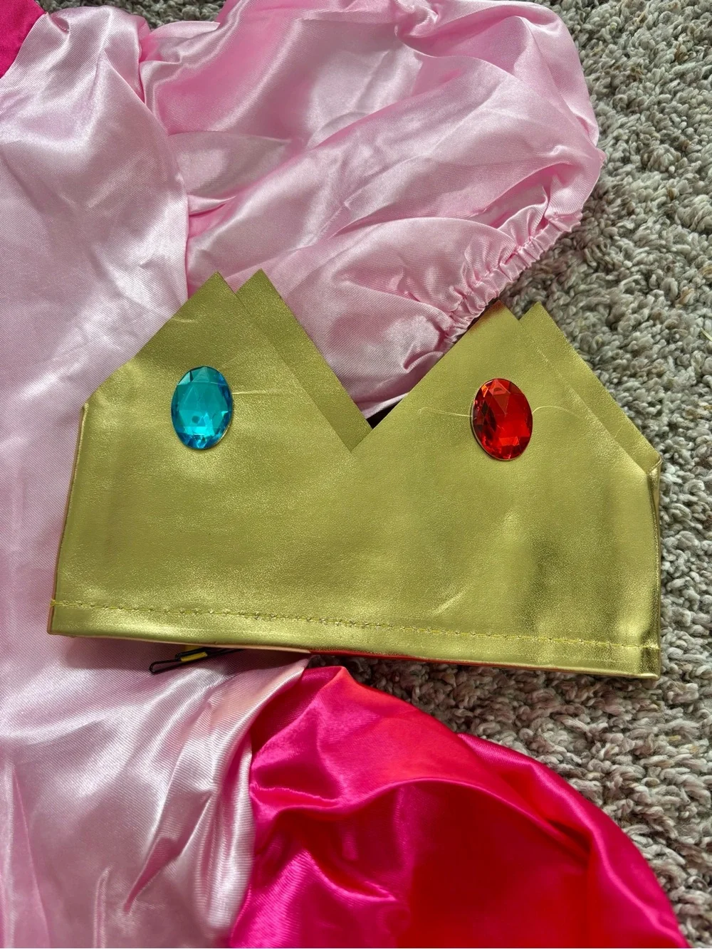 NIP Princess Peach Costume with Crown & Jewel Pin - Size 130